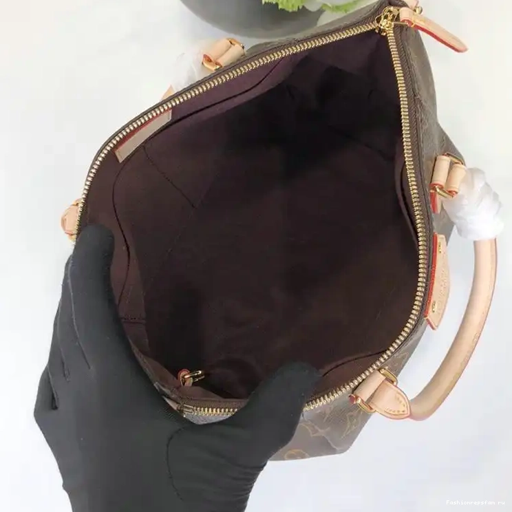 Fashionrepsfam ru LV 19T1L0189 Bags 0818